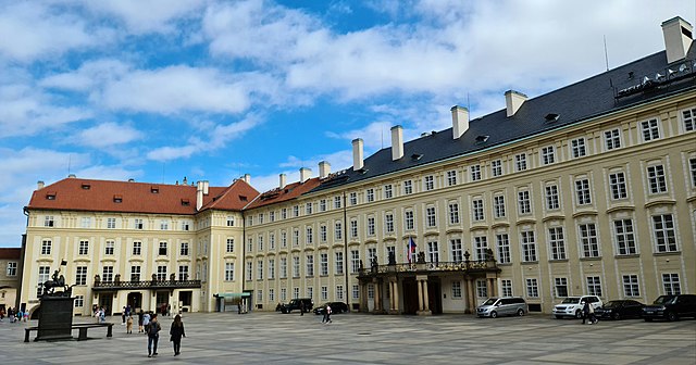 100 Kč - Kancelária prezidenta ČR 2025