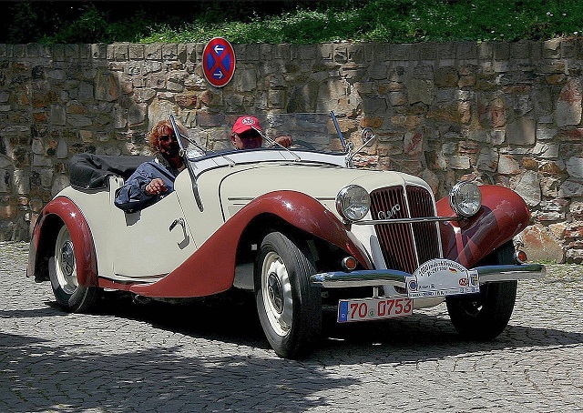 500 Kč – Osobný automobil Aero 30 2026